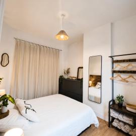 Studio cosy avec terrasse - Gare de Tours à 2min, Hotel in Tours