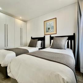 Number 13, Jadde apartments