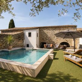 Authentique maison en pierre avec piscine aux portes d'Uzès, hotel a Uzès