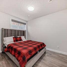 Luxurious Basement Hidden Oasis, hotel v destinaci Edmonton