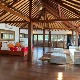 My happy place loft gili air, hotel in Gili Islands
