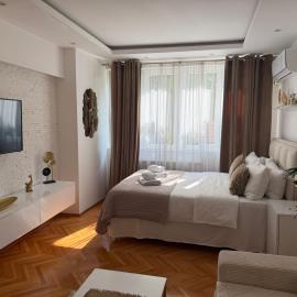 Golden Apartment