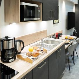 Studio Le Cristal tout inclus petitdéjeuner, hotel in Éloyes