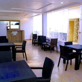 Bgl suites, hotel em Barakin Akawo