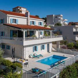 Villa ALORIA
