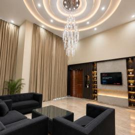 Hotel Del Luna, hotel in Greater Noida