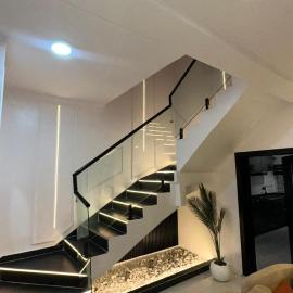 2bedroom velvet apartment 24hrs light and wifi，Ilado的飯店