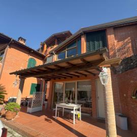 Agrihome di Alberto Giuseppe Gulotta - BELLA VISTA B&B - Chalet Marinaresco, hotel di Massarosa