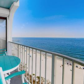 Wonderful Home on 12th Floor of Beachfront Resort with Shared Pool & Hot Tub WiFi, hotel a Orange Beach