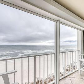 Waterfront condo with open layout Gulf views indoor & outdoor pools & hot tub