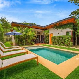 LNN Modern Jungle Retreat with Guest Home Near Beach