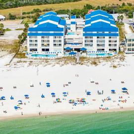 Bright resort condo with pool access cozy patio plus a washer&dryer, hotel i Gulf Shores