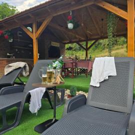 Kmetova Bajka, hotel v mestu Janja