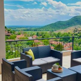 "LaGo Village House" Family & Group Retreat near Meteora