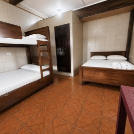Habitación en segundo nivel con acceso a la playa, hotel in Los Cóbanos
