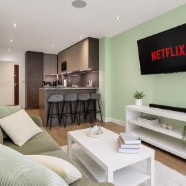 Modern Apartment, Sleeps 6, Colindale LDN, hotel in Colindale