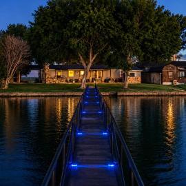 Lakefront Retreat w/ Pier, Bar Hut & Fireplace!、Grafordのホテル