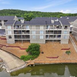 Lakefront Condo with Boat Slip, Heated Pool & Boat Launch