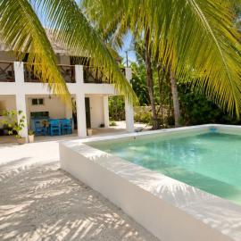 Habitación algodonero con alberca y club de playa, hotel in Telchac Puerto