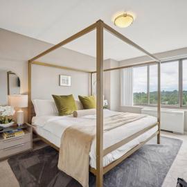 Large 2 Bedroom-2 bath Suite with Balcony, hotel a Arlington