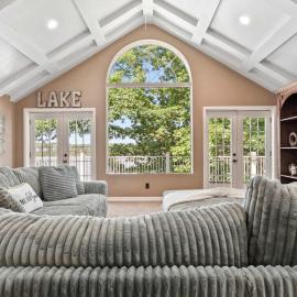 Riviera Paradise Lake Luxury, hotel in Sunrise Beach