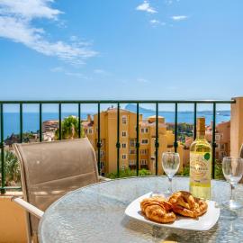 Panoramic Sea View Suite with Pool Mascarat, Hotel in La Canuta