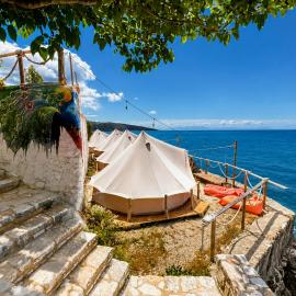 Albania Glamping, hotelli kohteessa Himare