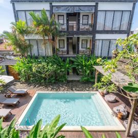 Sebelas Apartments by EVDEkimi - Modern Stay with Pool near Dining & Shops, hotelli Ubudissa