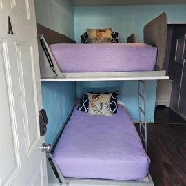 Wailuku Studio • Twin Bunks + Streaming TV