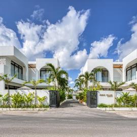 Amici - 2BR All-Season Pool Villa - Pererenan, hotel in Canggu