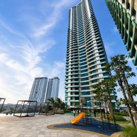 Apartemen Grand Kamala Lagoon by 21Room, hotel em Bekasi