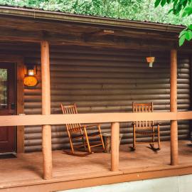 Romantic Cabin King Bed 12-Acre Getaway, hotel u gradu Rockbridge