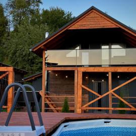 Hlushman House, hotel u gradu Jasinija