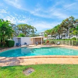 Ground Floor Beachfront Escape, Pool Views,Surfside Resort