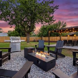 Ferns & Foothills | Hot Tub/Backyard Games