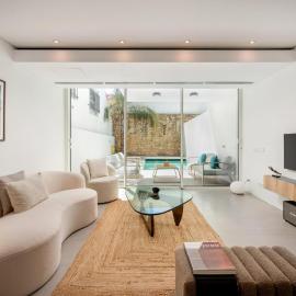 Luxury Villa, Sea View and Pool, Central Lagos #2026, hotelli Lagosissa