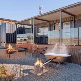 Ginger GOAT - Luxury New Tiny Home, viešbutis mieste Džindabainas