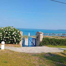 Sunset Beach House Posseidi, hotell sihtkohas Possidi