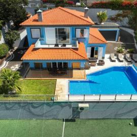 Villa Loureiro Palace With Soccer Field