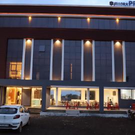 Hotel Ellora Pride، فندق في Ellora