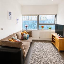 Modern 2BR Croydon Sleeps 7 Near Station, hotel di Croydon