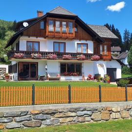 Ferienhaus Bernadette, hotel in Mauterndorf