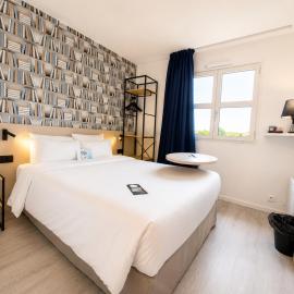 Kyriad Hôtel La Fleche, hotel u gradu La Fleche