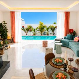 Alma Nomada Villa with Heated Pool & Solarium & BBQ & Chillout Ideal for families, hotel in Corralejo