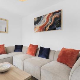 Grand 6-Bed Group House with Garden & Driveway