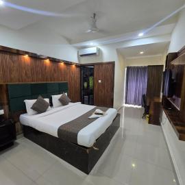 Queens Residency - Kochi, hotell i Kochi