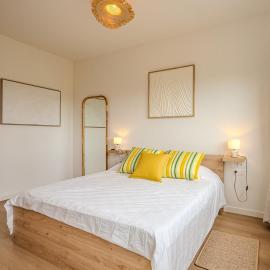 Blue Zebra - Tamarin Centre 2BR Beach in 10 Min