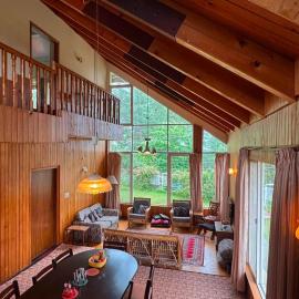 3 BR Whispering Pine Cottage in Nathiagali, hotel in Abbottabad