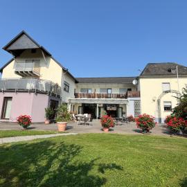 Weingut Lindenhof, Hotel in Thörnich