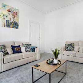 Spacious 4BR retreat Eden Vale by Stay With Us, hotel in Sunderland
